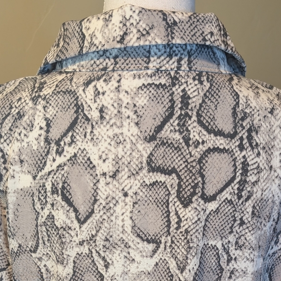 Snakeskin Button Down Blouse Long Sleeve SZ 2XL - Picture 8 of 14